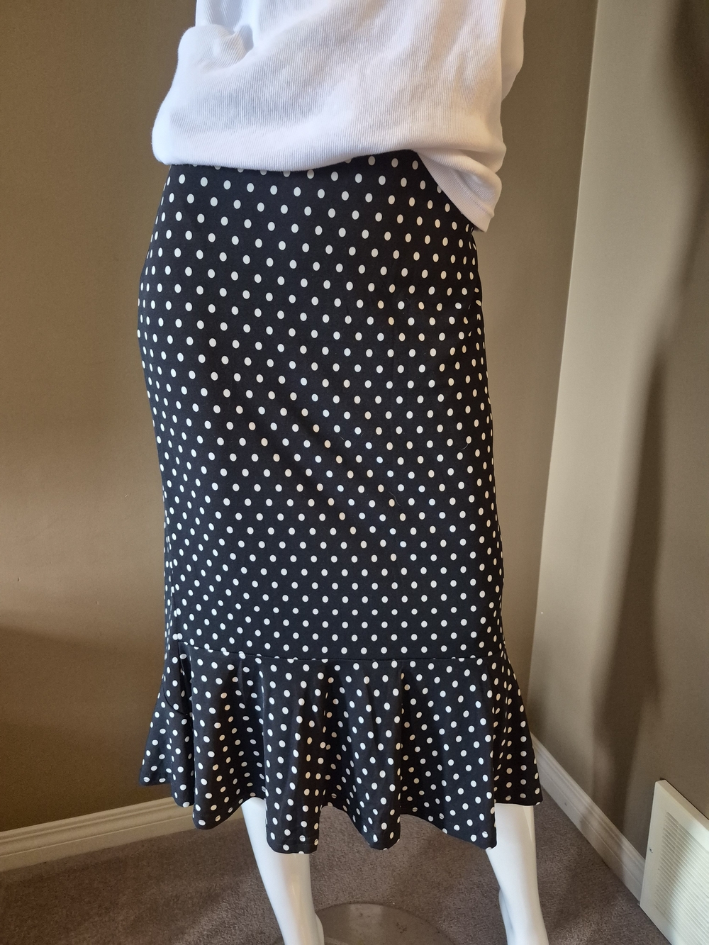 Suzy Shier Black and White Polka Dot Midi Skirt with Ruffle Hem